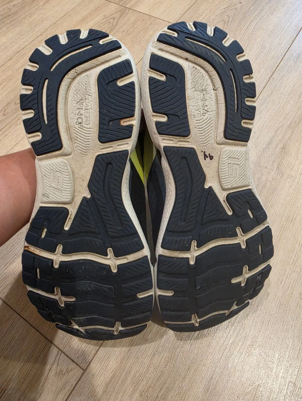 Brooks Ghost 15 Men's Running Shoes Navy Neon Yellow Size 11.5 D